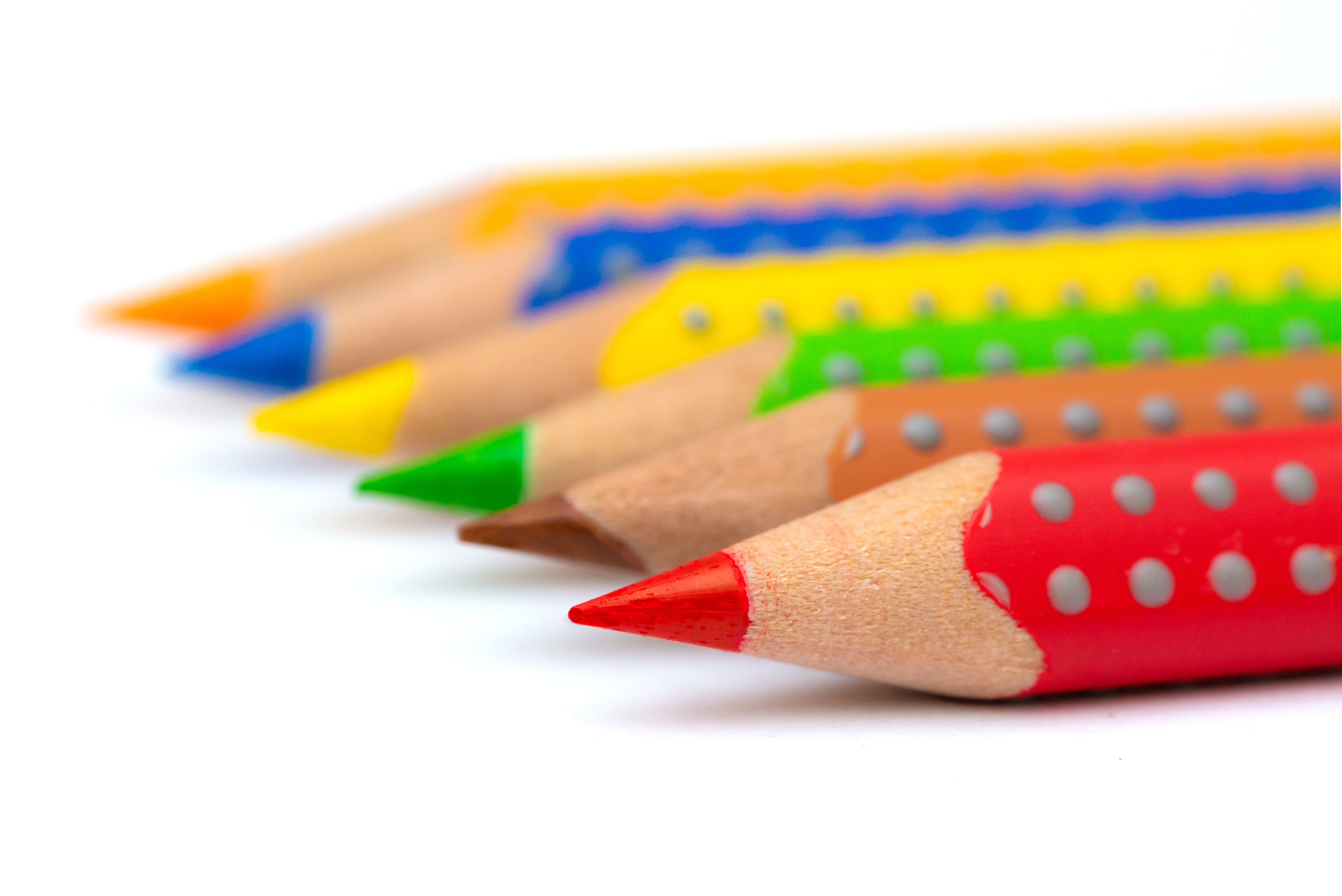 Ten pencils. Карандаши цветные. Цветные карандаши на белом фоне. Карандаш на белом фоне. Цветные карандаши картинки.